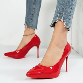 Пролетно пикантна червена подметка на висок ток, дамски обувки от лачена кожа е много голяма, универсална работна обувки с обратна шнур
