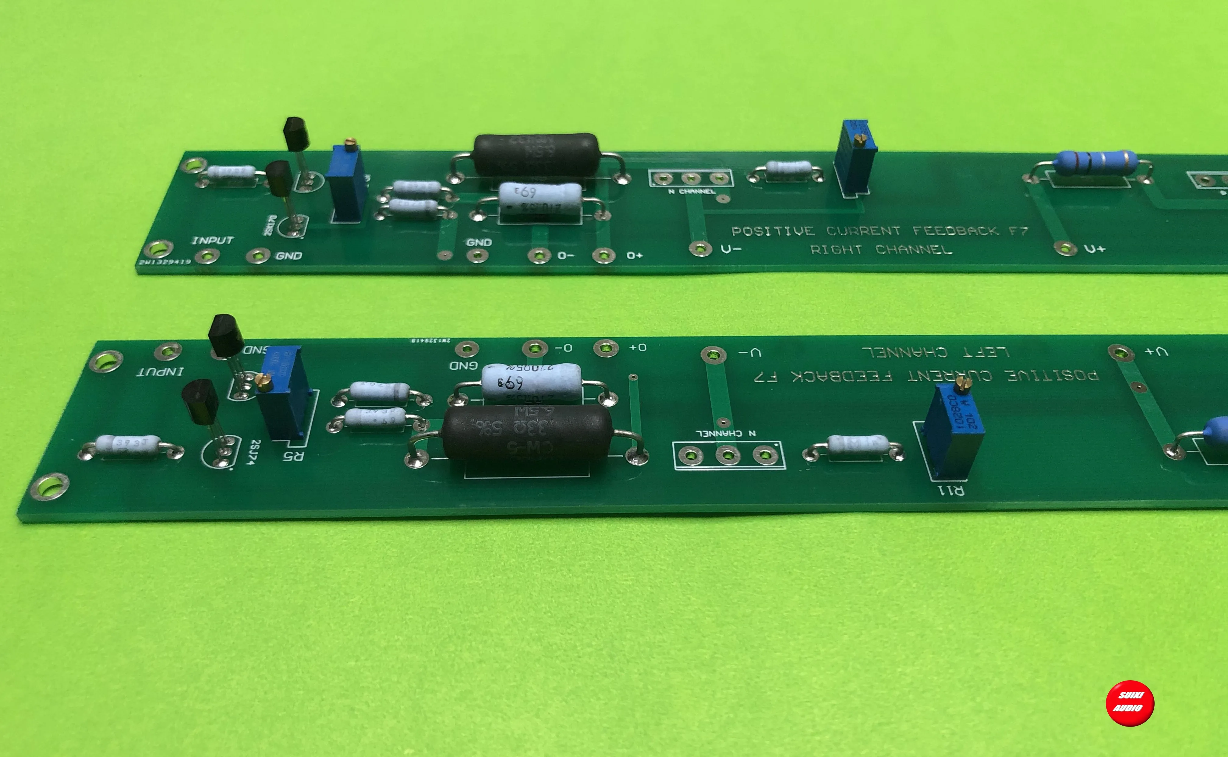 1 Чифт усилватели на мощност PCF F7 мощност 1 Ват/импеданс: 10 (вход RCA) с пълен набор от регулираните оригинални резистори . ' - ' . 1